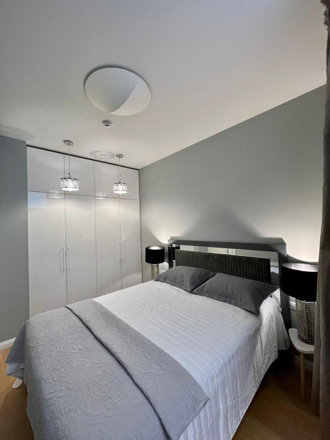 New Apartment,Free Parking In The Center Klaipeda Bagian luar foto